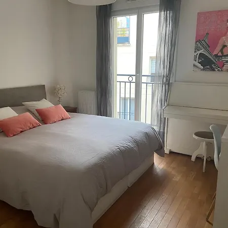 Chaleureux Et Lumineux